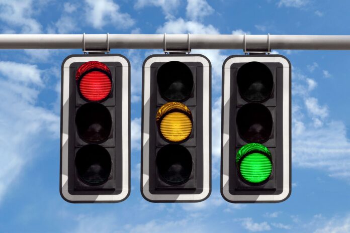 Explained: This Is Why Traffic lights Are Green,Red And Yellow